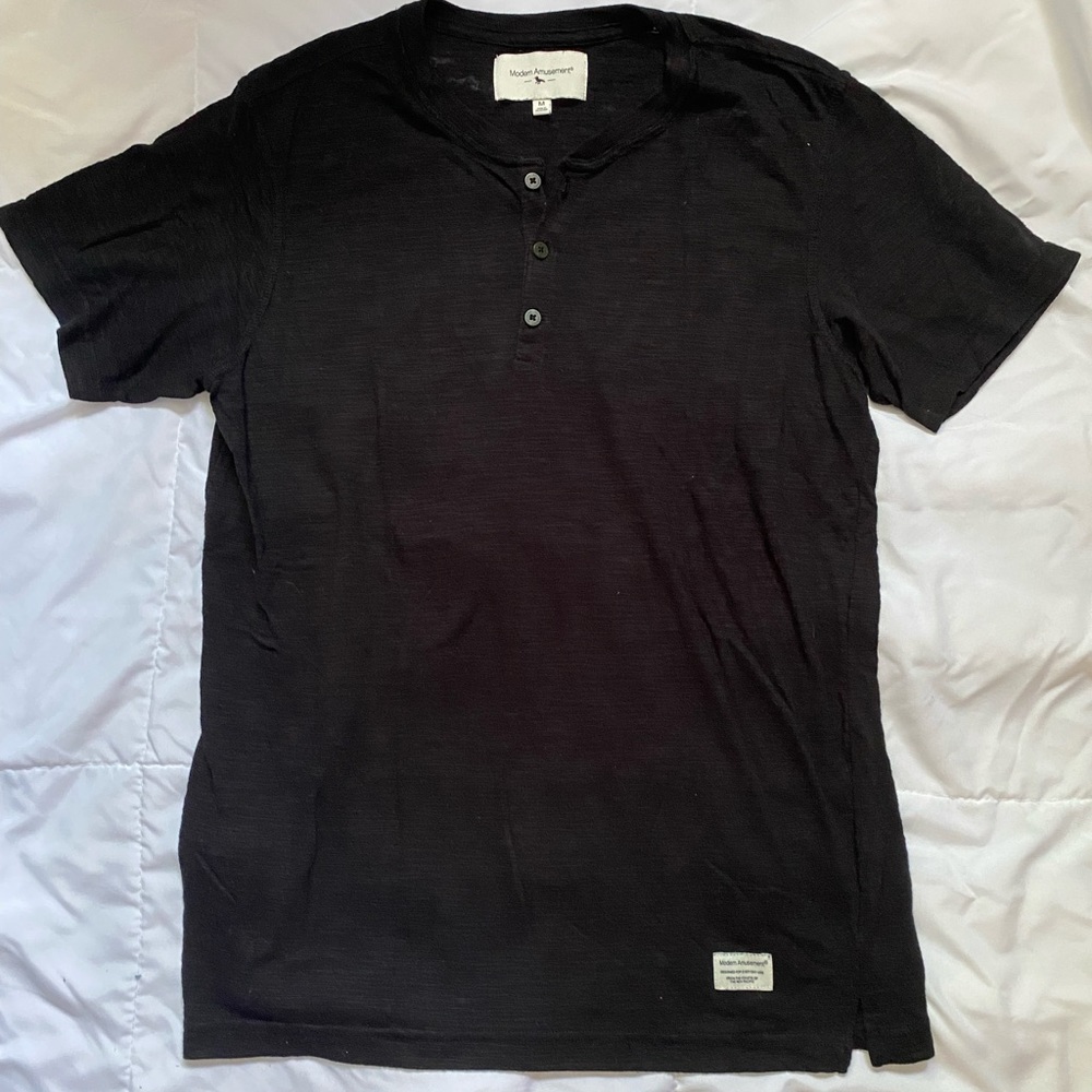 Men’s Size Medium Modern Amusement Black Lightweight Tee Shirt